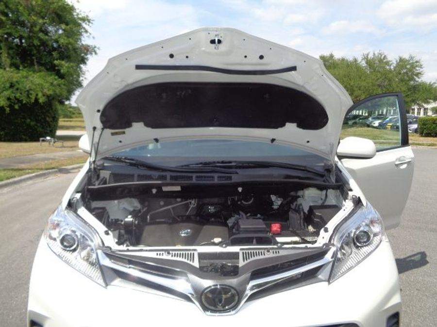 Used 2020 Toyota Sienna XLE - VMI Side Entry Entry Fold Out Automatic Ramp