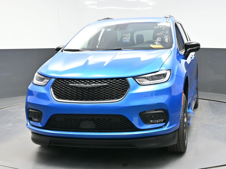 New 2026 Chrysler Pacifica Select Sport - BraunAbility Side Entry Entry Fold Out Automatic Ramp