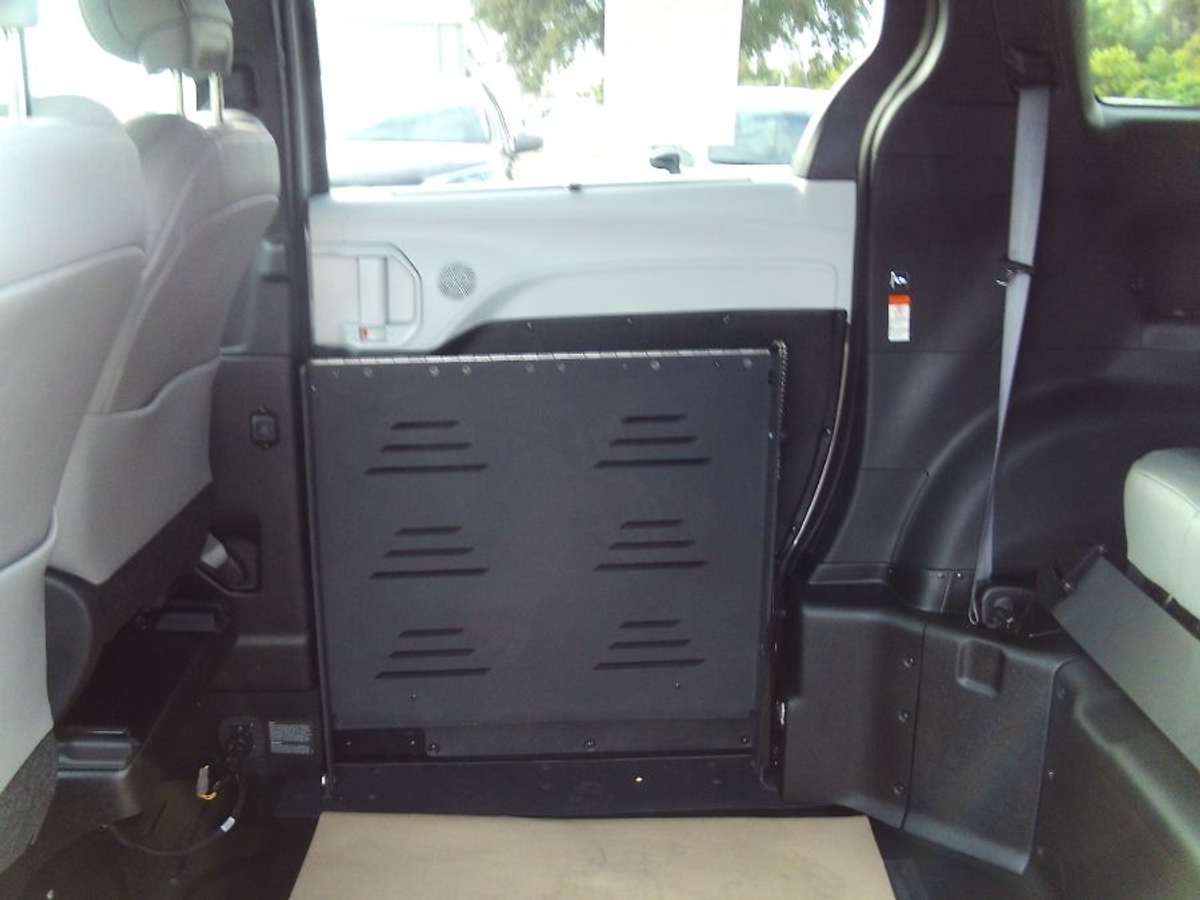 2025 TOYOTA SIENNA - Image 19