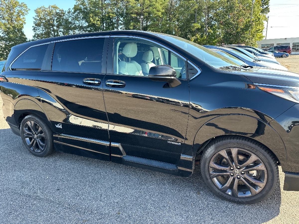 2021 TOYOTA SIENNA - Image 2