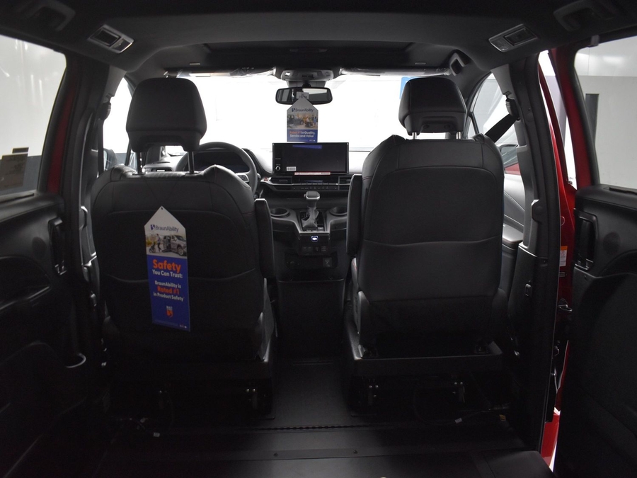 New 2025 Toyota Sienna Hybrid XSE Sport - BraunAbility Side Entry Entry In Floor Automatic Ramp