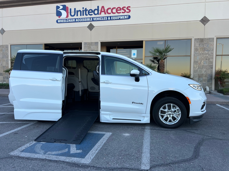 Used 2023 Chrysler Pacifica Touring L Safety - BraunAbility Side Entry Entry In Floor Automatic Ramp