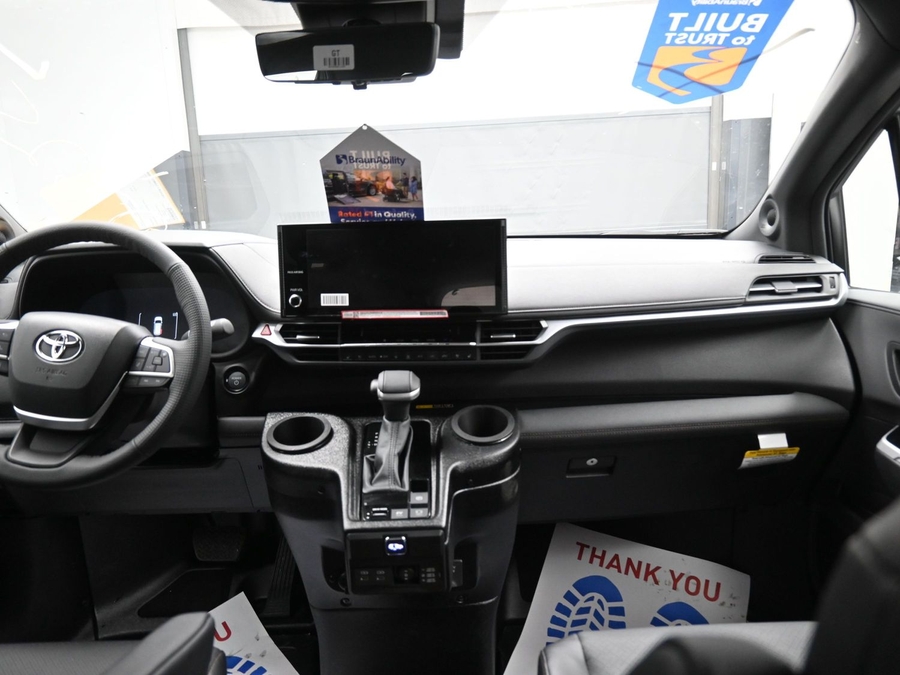 New 2025 Toyota Sienna Hybrid Platinum - BraunAbility Side Entry Entry In Floor Automatic Ramp