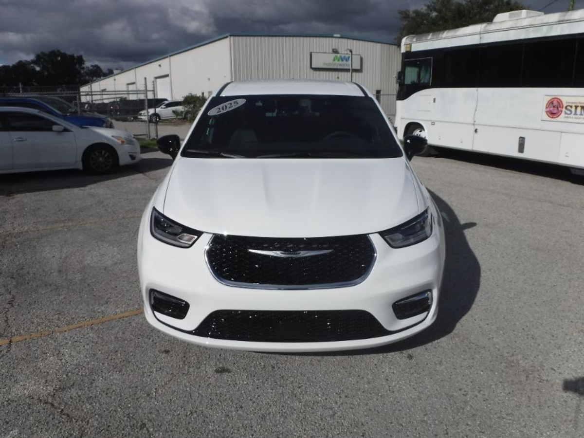 2026 CHRYSLER PACIFICA - Image 4