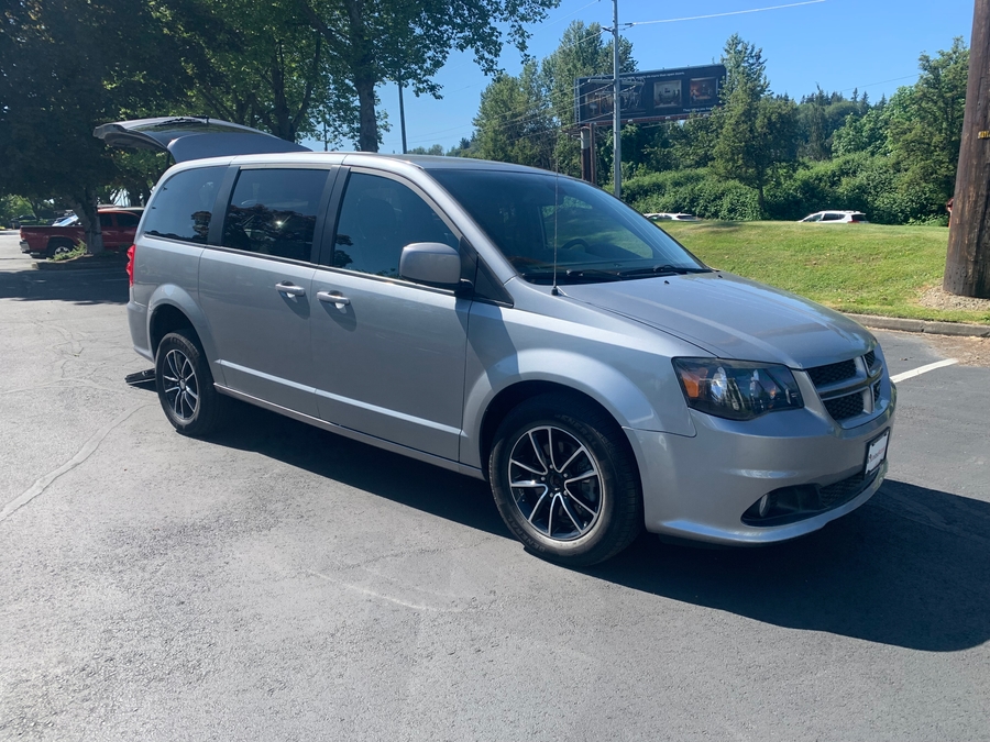 Used 2019 Dodge Grand Caravan GT - International Mobility Rear Entry Entry Fold Out Manual Ramp