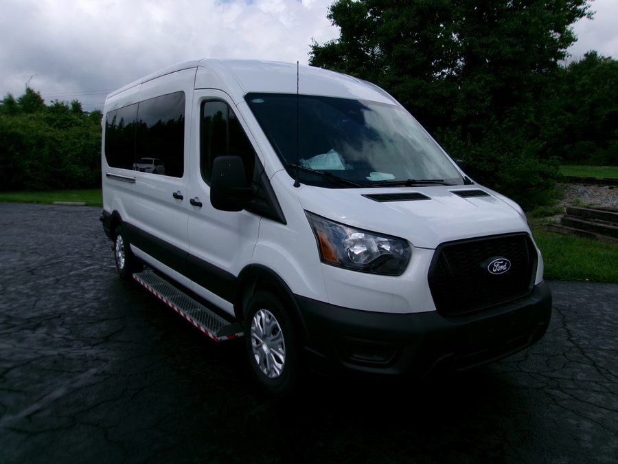 White Ford T350 image number 7