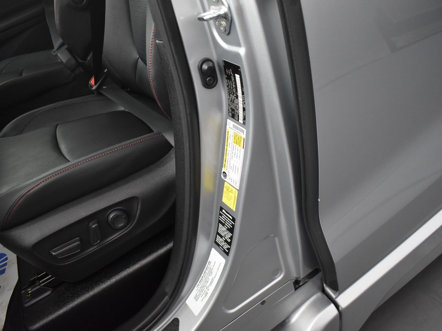 New 2025 Toyota Sienna Hybrid XSE - BraunAbility Side Entry Entry In Floor Automatic Ramp