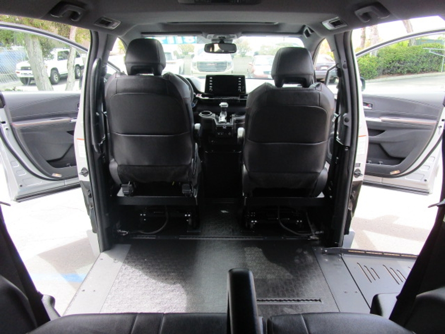 Used 2023 Toyota Sienna Hybrid XSE Sport - BraunAbility Side Entry Entry Fold Out Automatic Ramp
