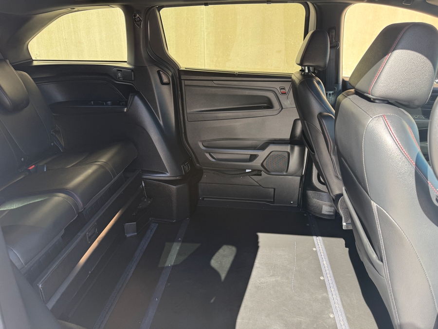 Used 2024 Honda Odyssey Sport - BraunAbility Side Entry Entry In Floor Automatic Ramp