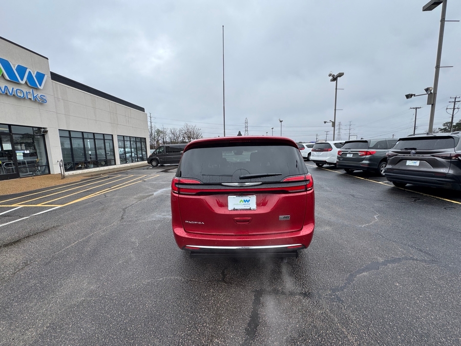 Red Chrysler Pacifica image number 5