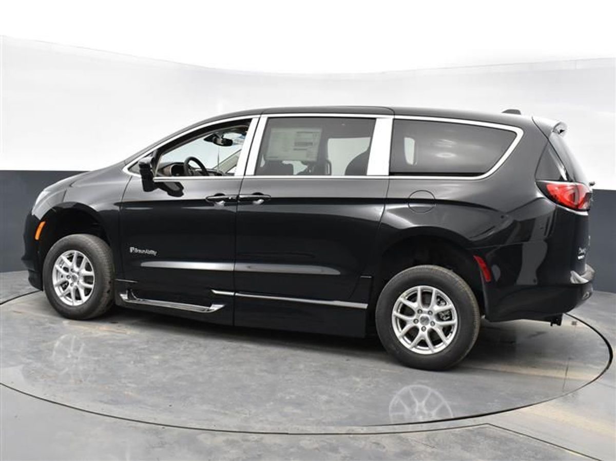 2023 CHRYSLER VOYAGER - Image 10
