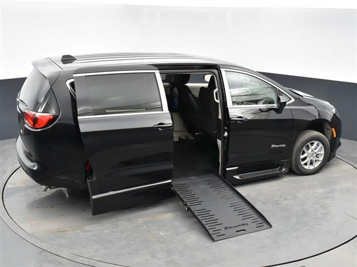 2023 CHRYSLER VOYAGER - Image 6