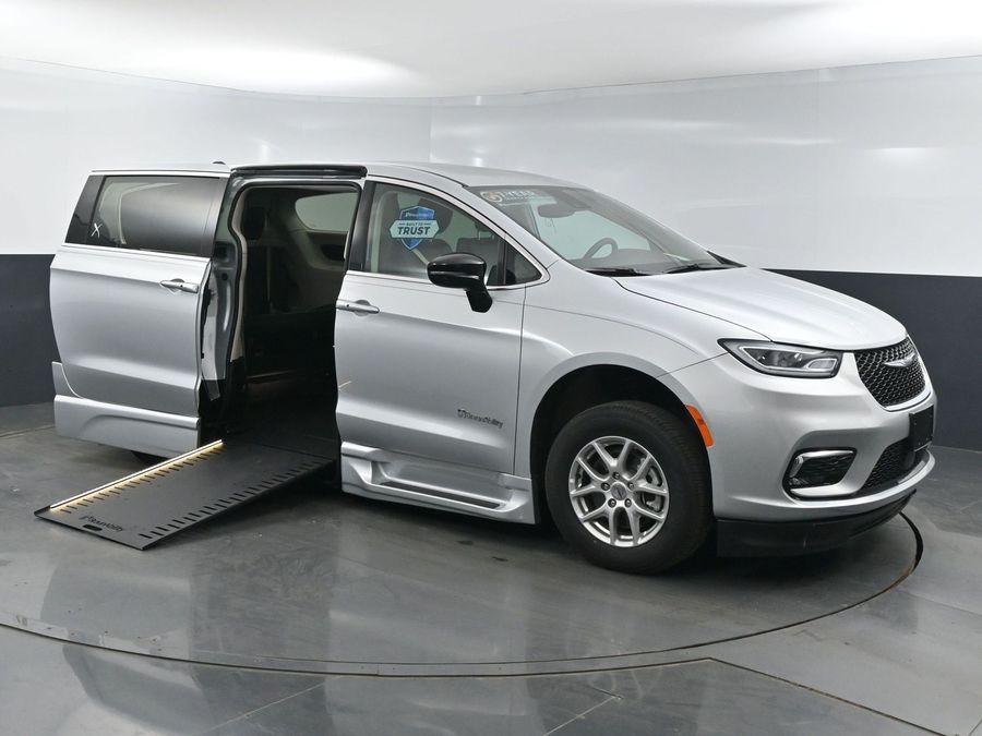 Used 2024 Chrysler Pacifica Touring L - BraunAbility Side Entry Entry In Floor Automatic Ramp