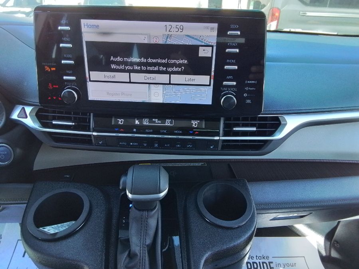 2024 TOYOTA SIENNA - Image 11