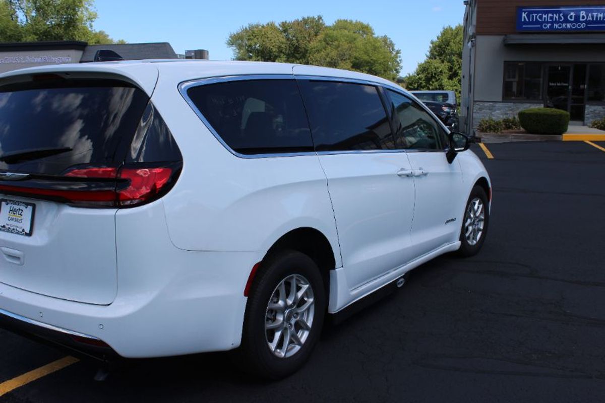 2024 CHRYSLER PACIFICA - Image 5