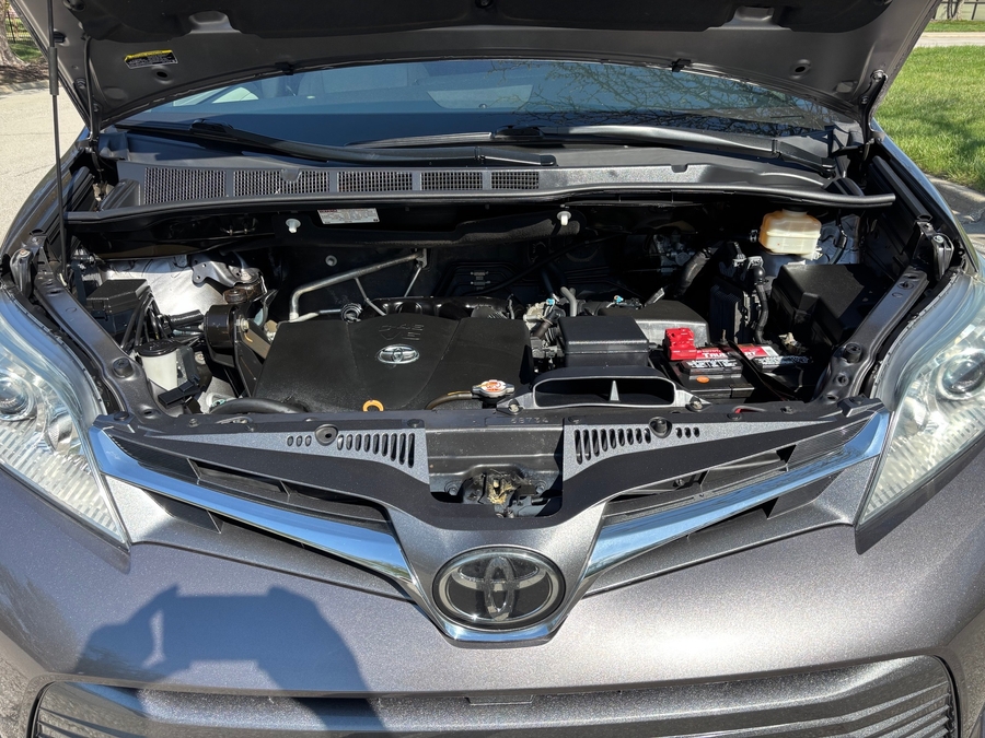 Used 2018 Toyota Sienna XLE - VMI Side Entry Entry In Floor Manual Ramp