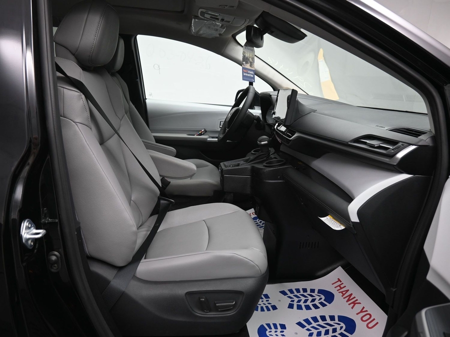 Black Toyota Sienna image number 8