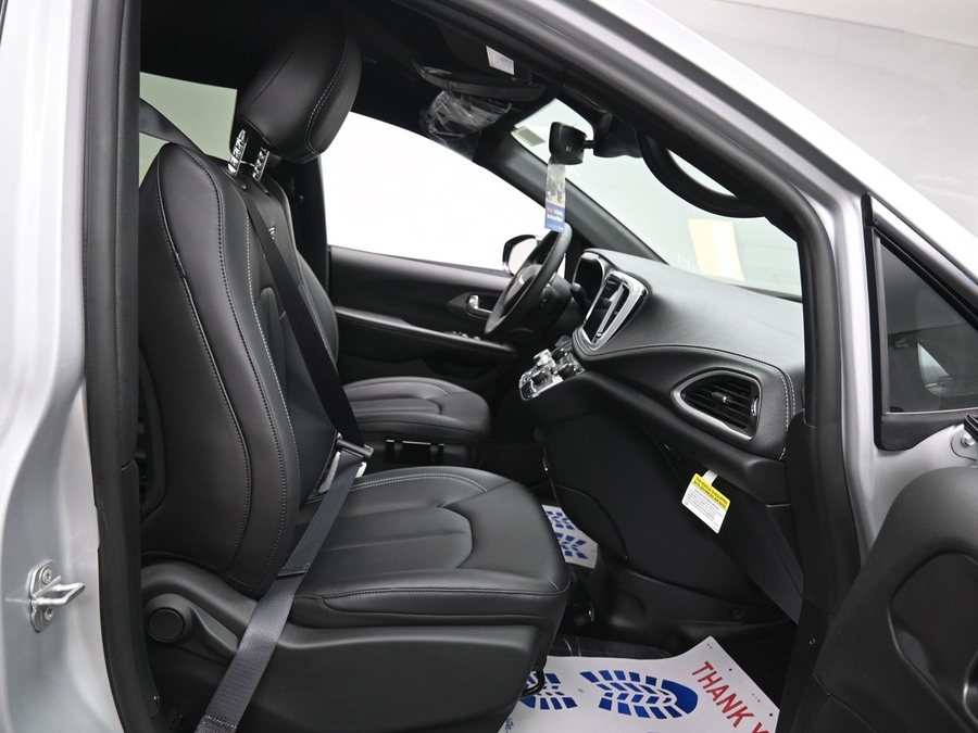 New 2026 Chrysler Pacifica Select Sport - BraunAbility Side Entry Entry Fold Out Automatic Ramp