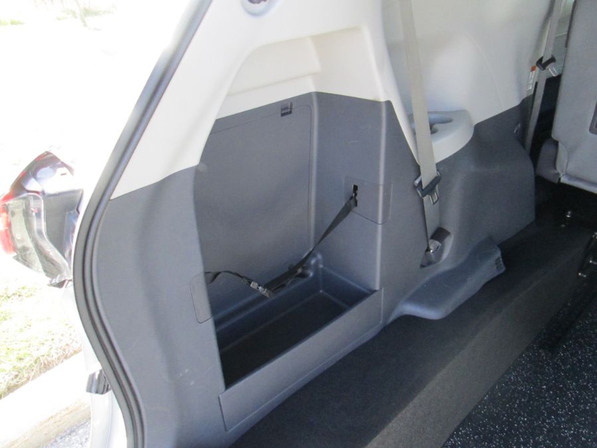 2024 TOYOTA SIENNA - Image 15