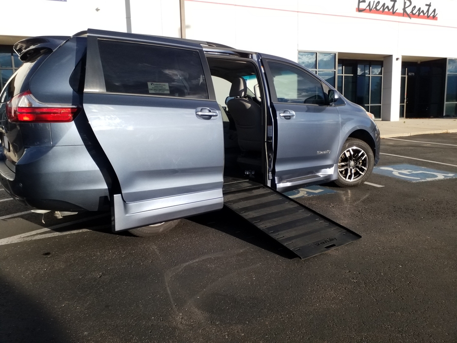 Used 2015 Toyota Sienna XLE - BraunAbility Side Entry In Floor Automatic Ramp