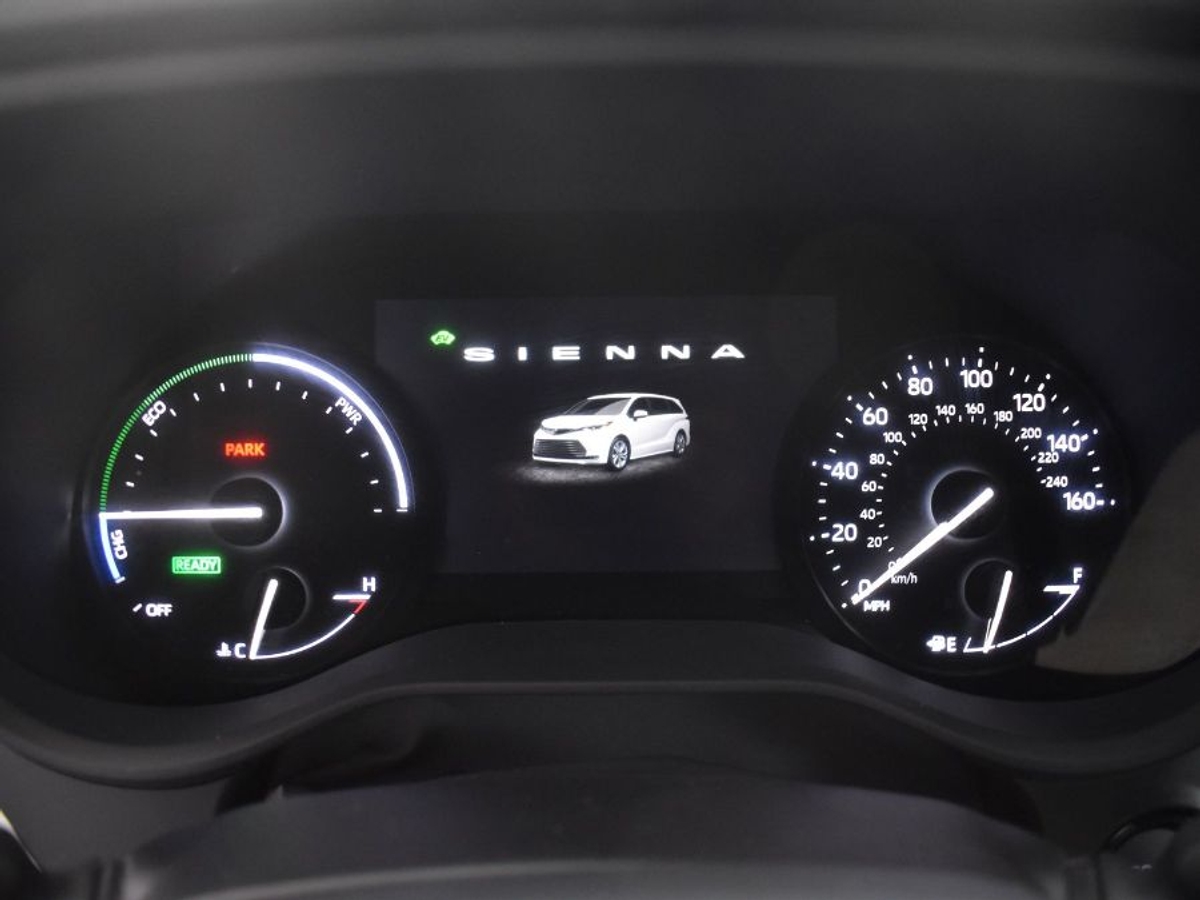 2025 TOYOTA SIENNA - Image 16