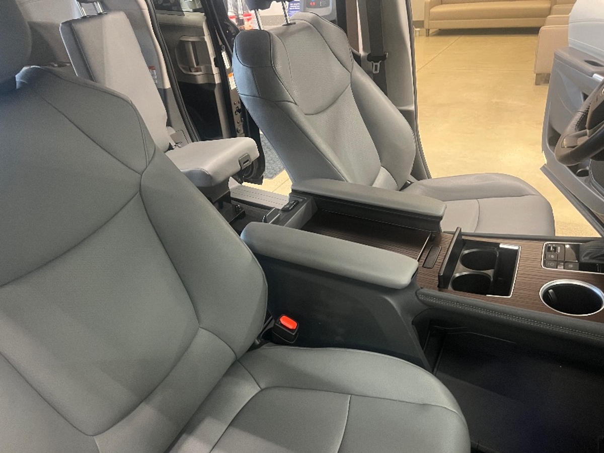 2024 TOYOTA SIENNA - Image 16