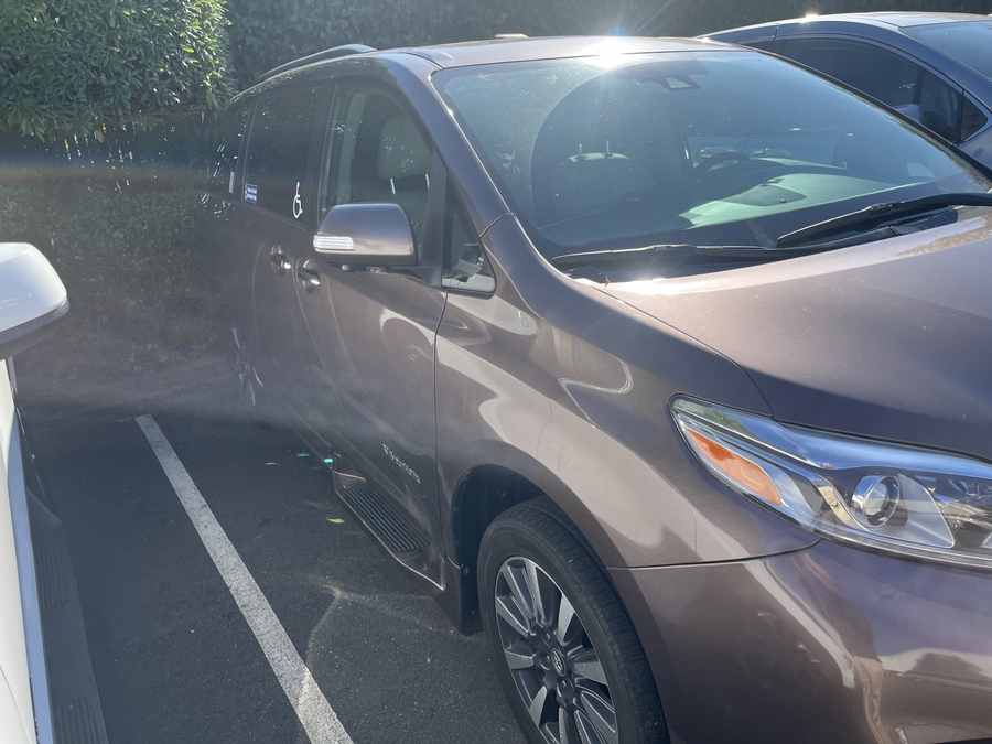 Used 2019 Toyota Sienna XLE Base - BraunAbility Side Entry Entry Fold Out Automatic Ramp