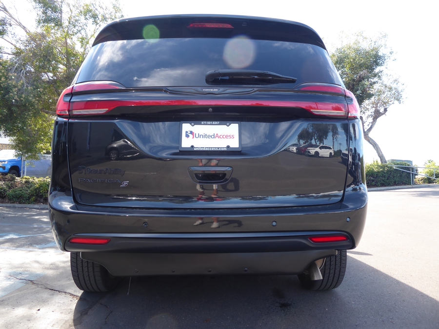 Used 2023 Chrysler Pacifica Touring L - BraunAbility Side Entry Fold Out Automatic Ramp