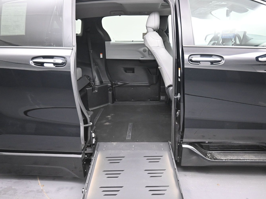 Black Toyota Sienna image number 10