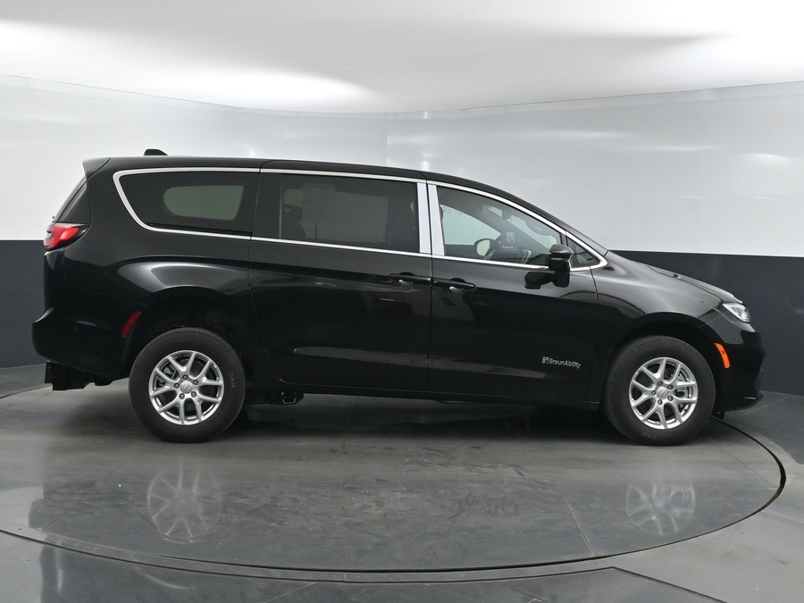 New 2025 Chrysler Pacifica Select Safety - BraunAbility Rear Entry Entry Fold Out Manual Ramp