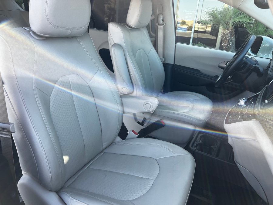 Used 2021 Chrysler Pacifica Touring L - RLX Side Entry Entry In Floor Automatic Ramp