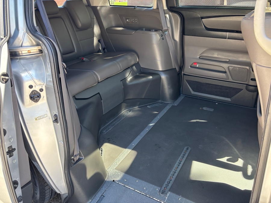 Used 2015 Honda Odyssey Touring Elite - VMI Side Entry Entry In Floor Automatic Ramp