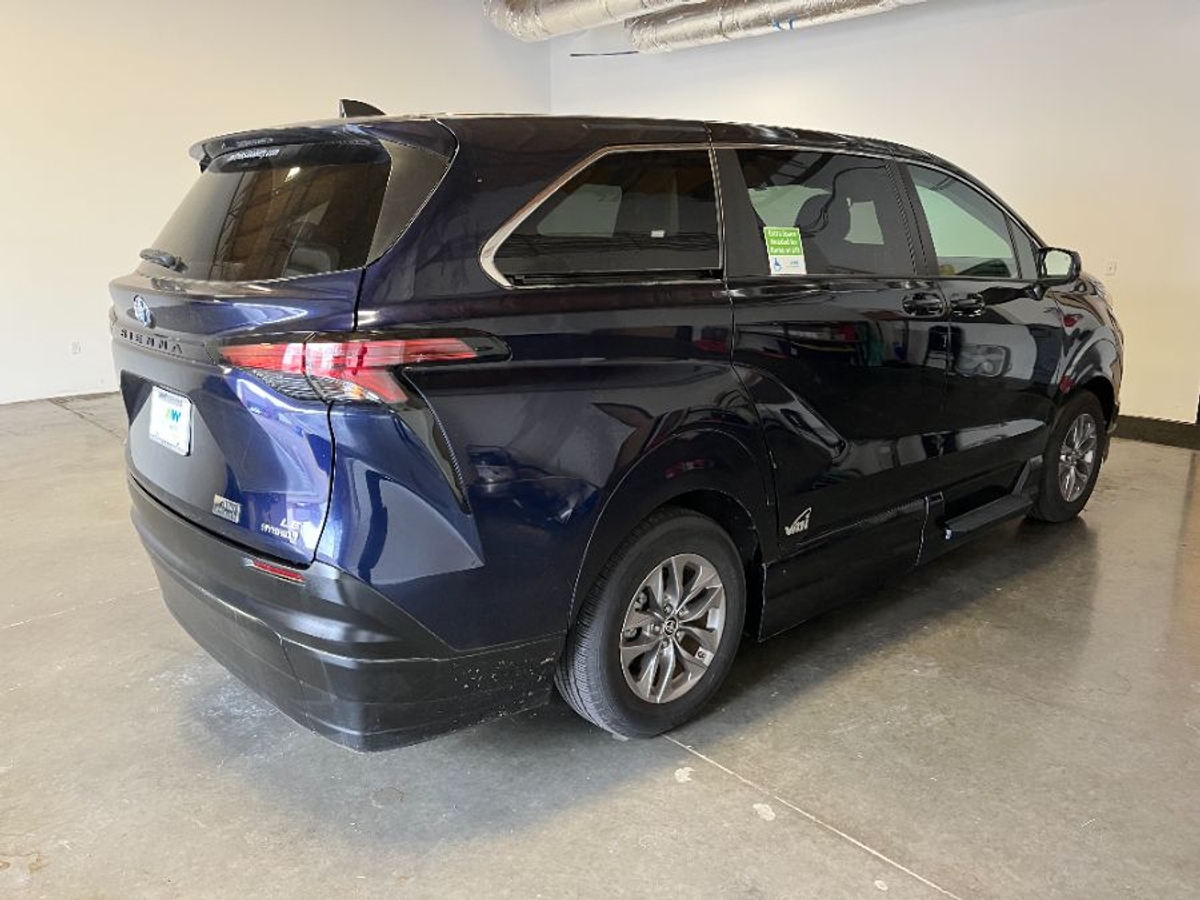 2022 TOYOTA SIENNA - Image 8