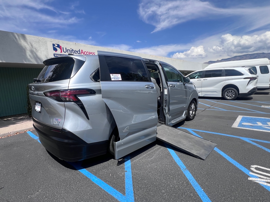 Used 2021 Toyota Sienna Hybrid XLE - VMI Side Entry In Floor Automatic Ramp