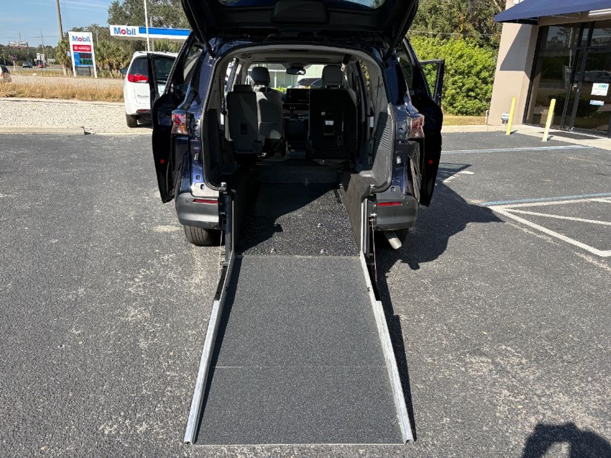 2024 TOYOTA SIENNA - Image 7