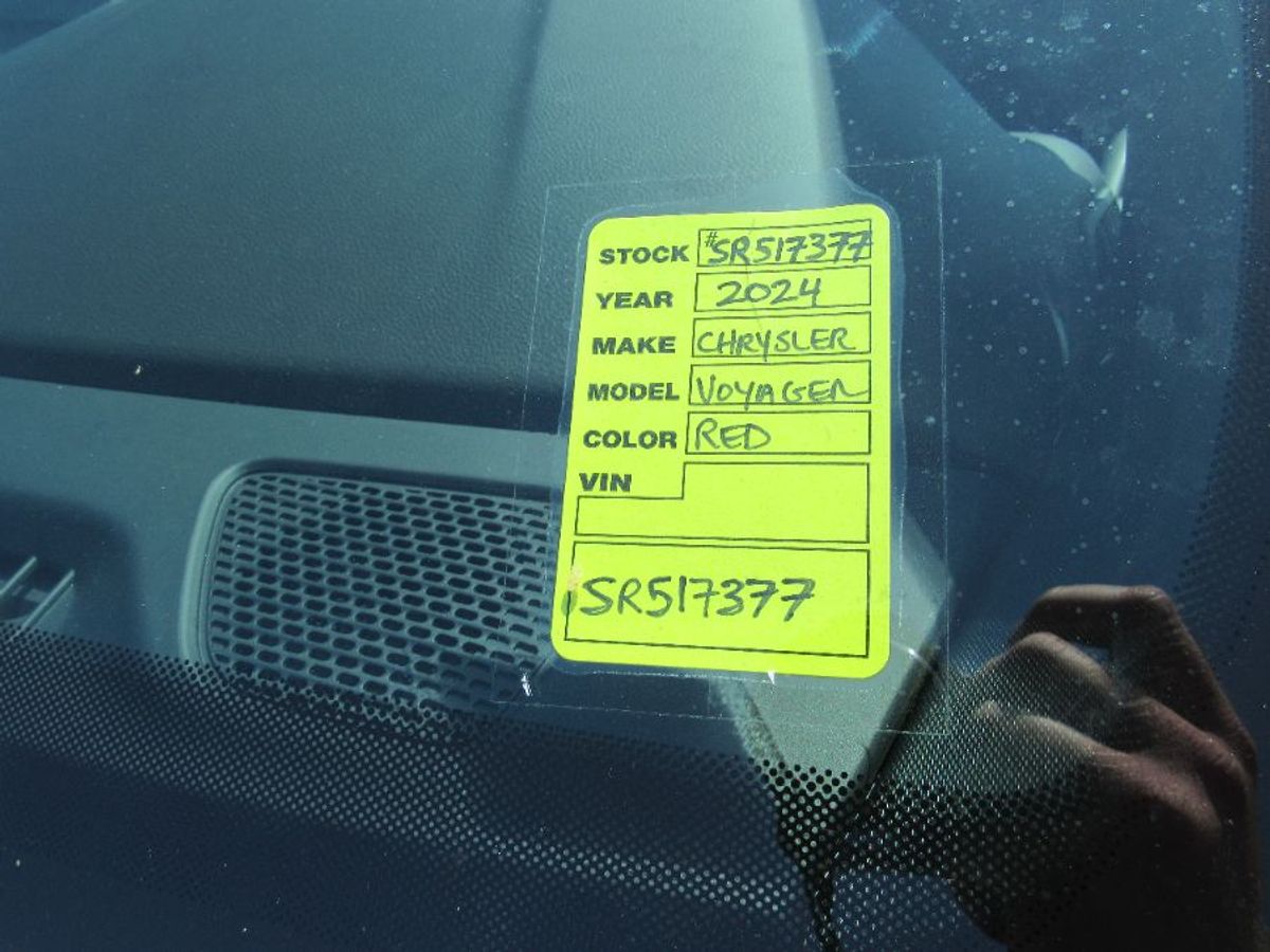 2025 Chrysler Voyager LX's photo