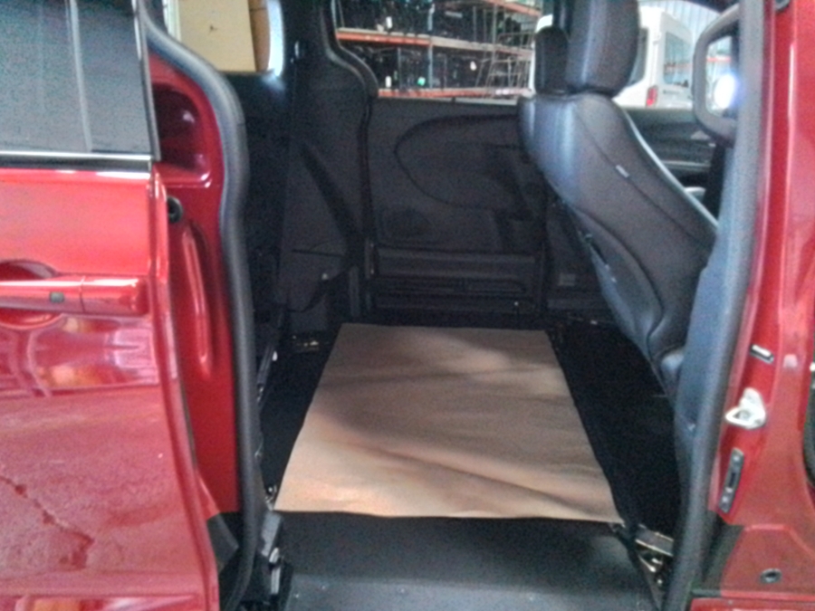 Red Chrysler Pacifica image number 40