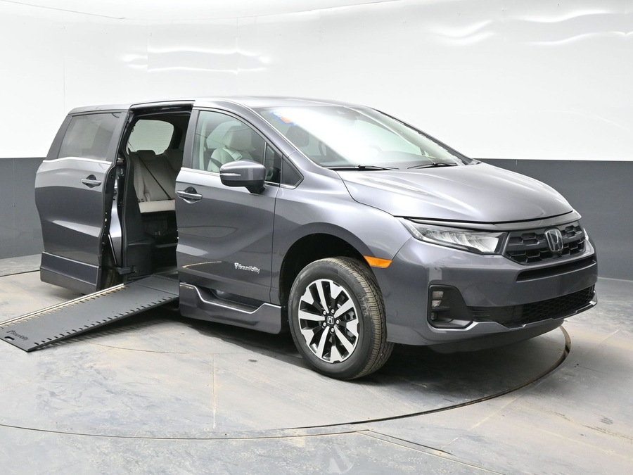 Grey Honda Odyssey with Side Entry Automatic In Floor ramp