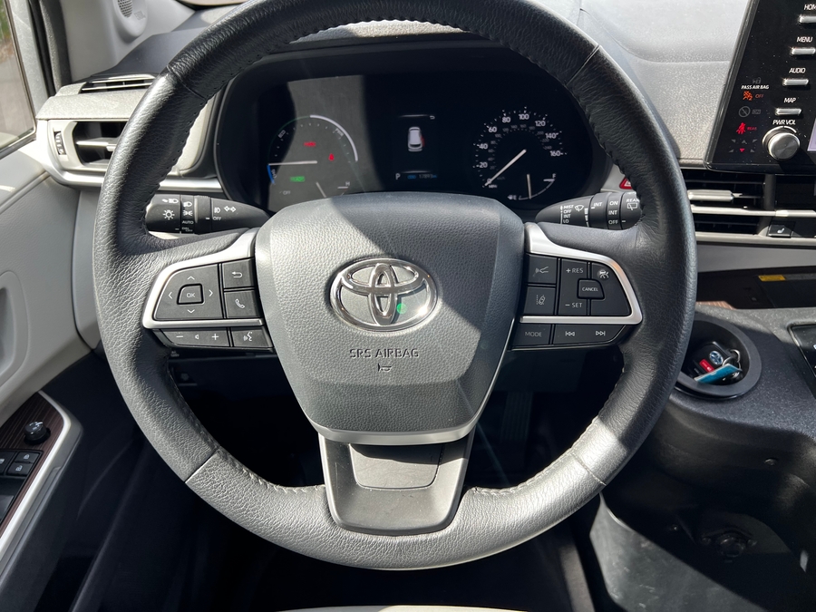 Used 2024 Toyota Sienna XLE - BraunAbility Side Entry Entry Fold Out Automatic Ramp