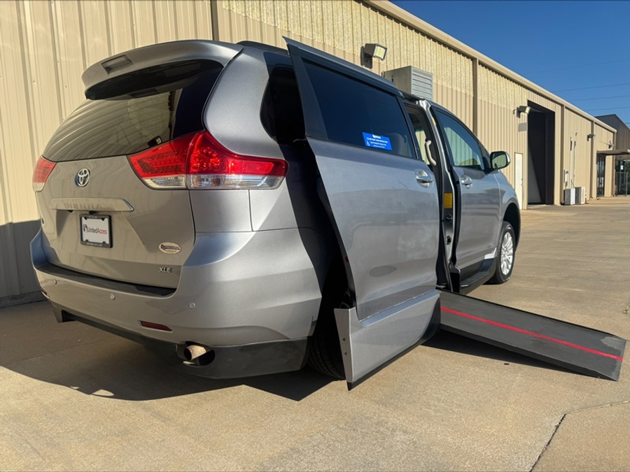 Used 2013 Toyota Sienna XLE - VMI Side Entry Entry In Floor Automatic Ramp