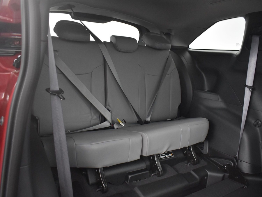 New 2025 Toyota Sienna Hybrid XLE Base - BraunAbility Side Entry Entry In Floor Automatic Ramp