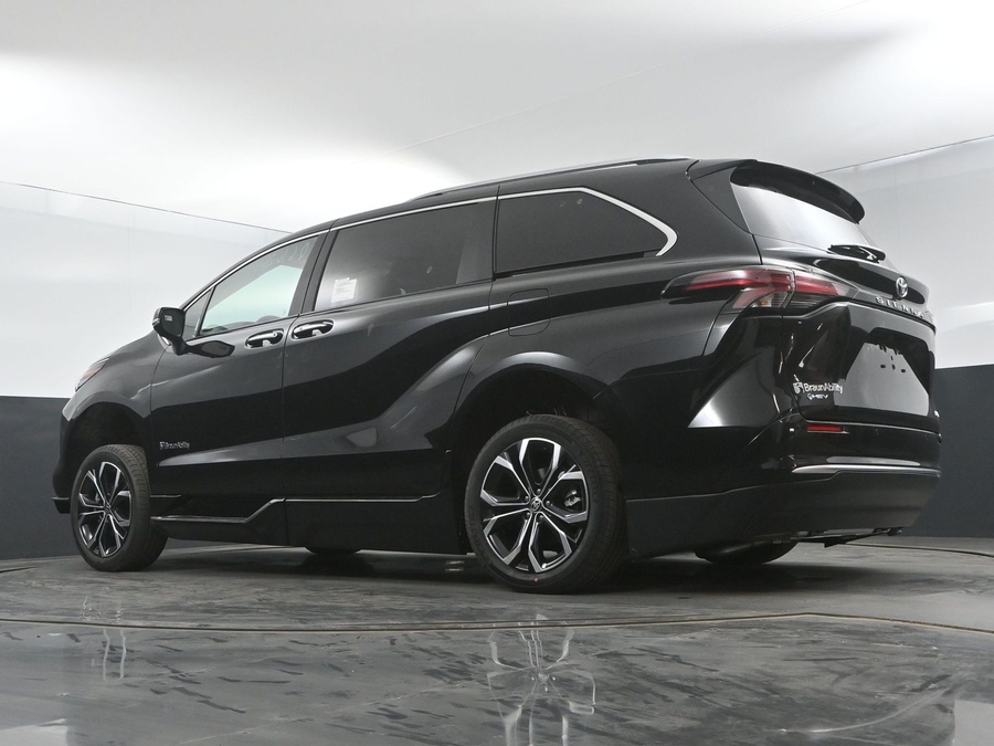 New 2025 Toyota Sienna Hybrid Platinum - BraunAbility Side Entry Entry In Floor Automatic Ramp