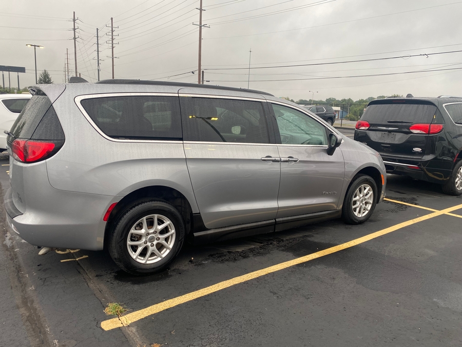 Used 2021 Chrysler Voyager LXi - BraunAbility Side Entry Entry Fold Out Manual Ramp