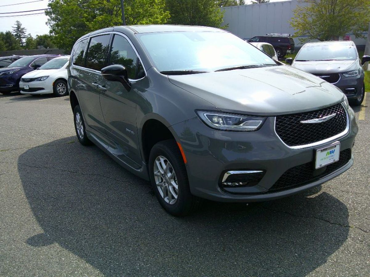 2025 CHRYSLER PACIFICA - Image 4