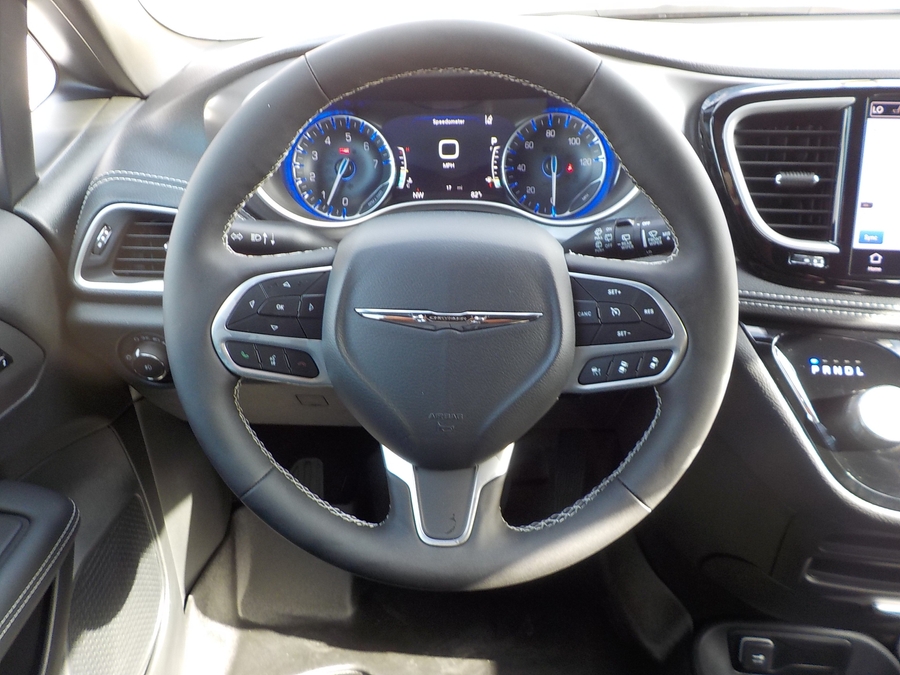 White Chrysler Pacifica image number 9