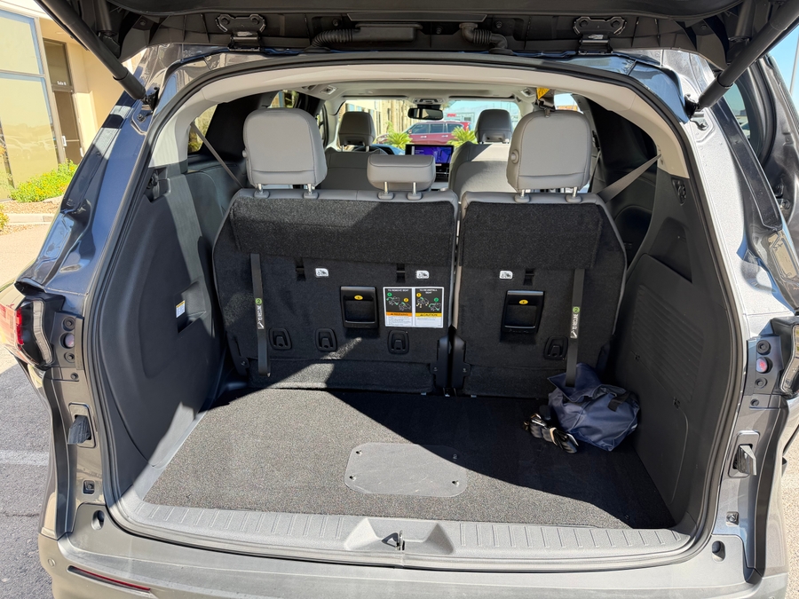Used 2025 Toyota Sienna Hybrid XLE Base - BraunAbility Side Entry Fold Out Automatic Ramp
