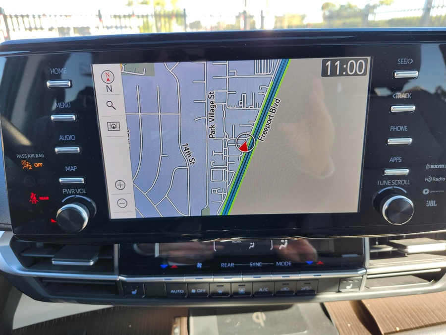 Used 2022 Toyota Sienna Hybrid XLE Plus - VMI Side Entry Entry In Floor Automatic Ramp