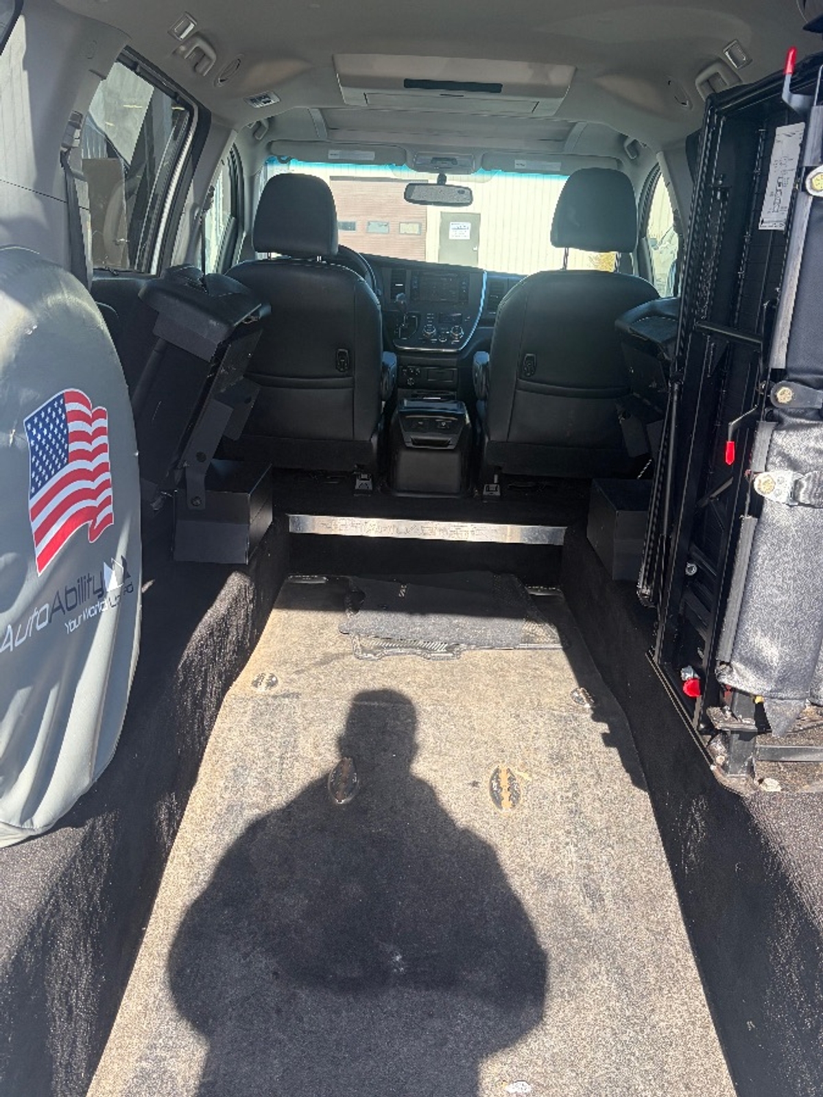 2015 TOYOTA SIENNA - Image 10