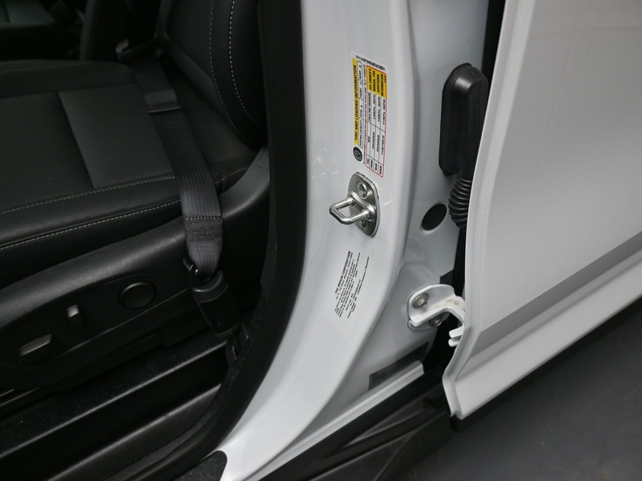 New 2026 Chevrolet Traverse 1LT Midnight - BraunAbility Side Entry In Floor Automatic Ramp