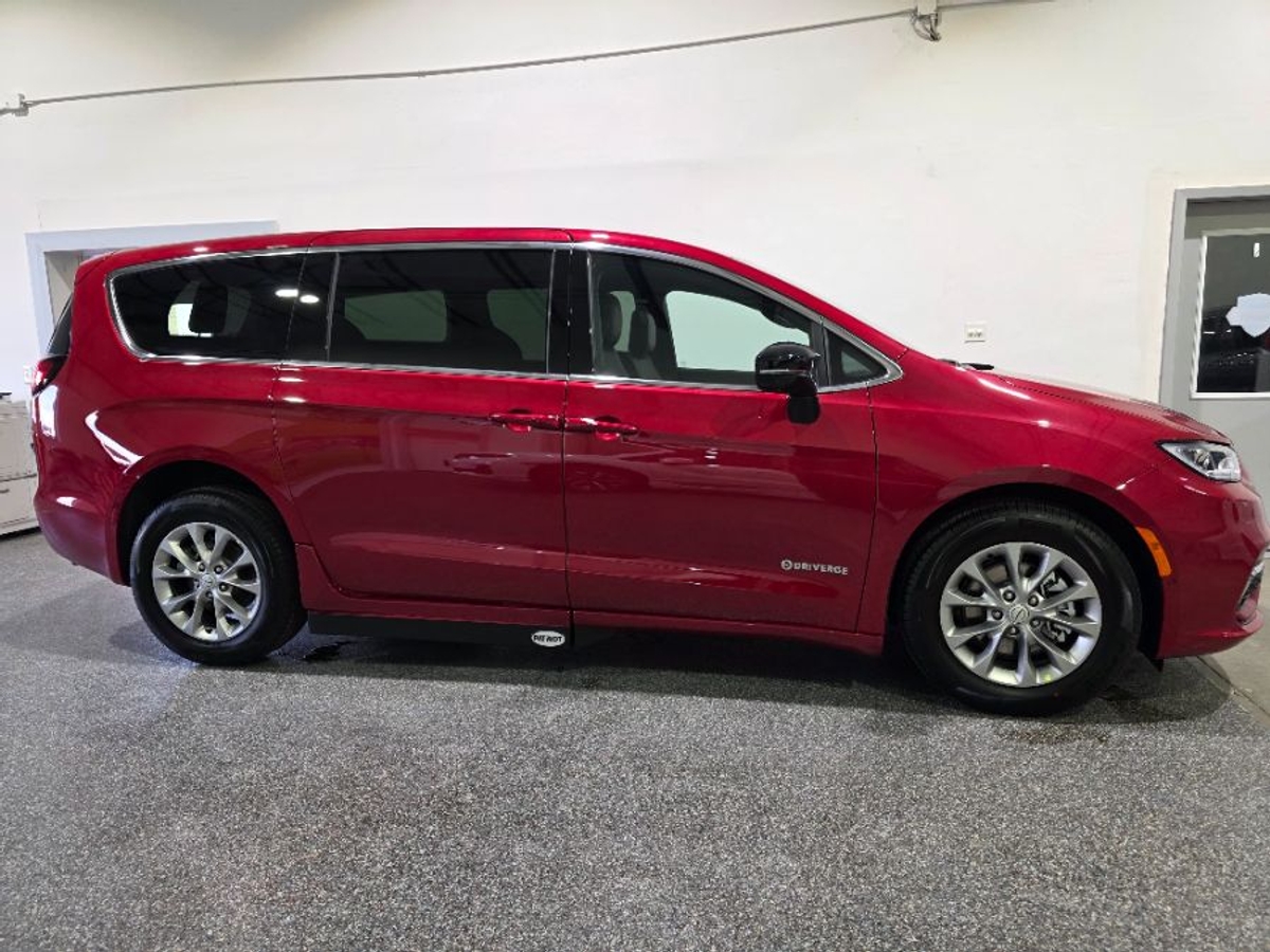 Red Chrysler Pacifica image number 3
